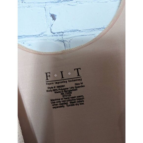 Fit, figure improving technology, shapewear size medium - Picture 3 of 3